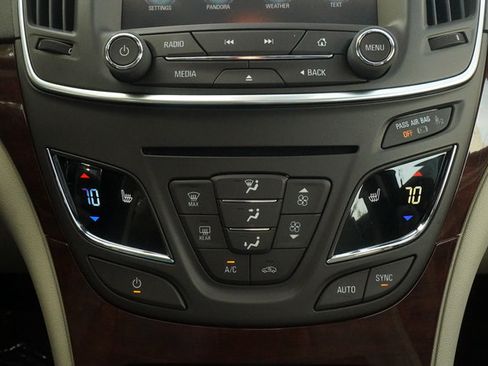 Used 2016 Buick Regal Premium w/ Driver Confidence Package #1 FWD image 18