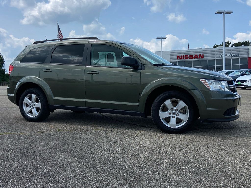 Used 2018 Dodge Journey SE FWD image 1