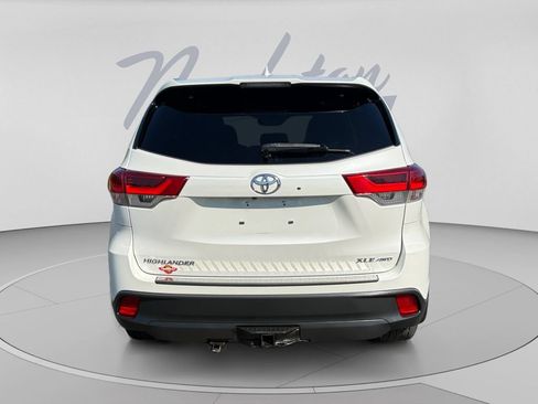 Used 2019 Toyota Highlander XLE AWD/4WD image 7