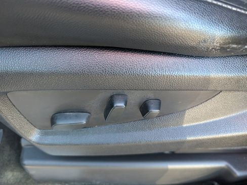 Used 2017 GMC Yukon XL SLT w/ Open Road Package image 12