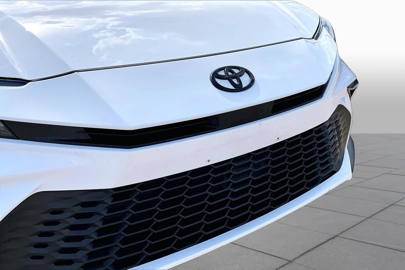 Used 2026 Toyota Camry SE w/ Convenience Package FWD image 30