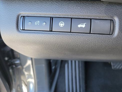 New 2025 Nissan Pathfinder SV w/ Black Appearance Package image 15