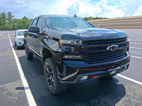 Used 2019 Chevrolet Silverado 1500 LT Trail Boss AWD/4WD image 2