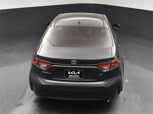 Used 2025 Toyota Corolla LE image 44