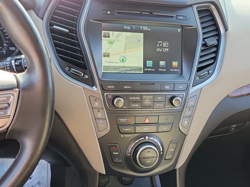 Used 2017 Hyundai Santa Fe Limited FWD image 15