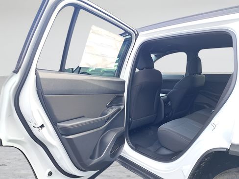 New 2026 Jeep Cherokee Laredo AWD/4WD image 11