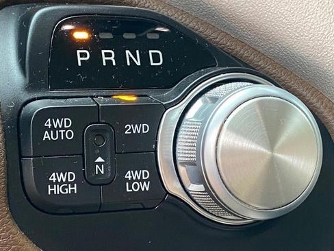 Used 2019 RAM 1500 Laramie AWD/4WD image 19