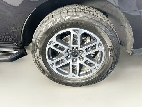 Used 2025 Ford Expedition Active AWD/4WD image 11
