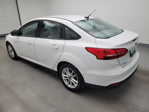 Used 2016 Ford Focus SE w/ SE Cold Weather Package FWD image 3