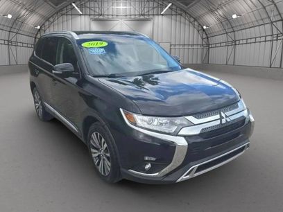 Used 2019 Mitsubishi Outlander SE