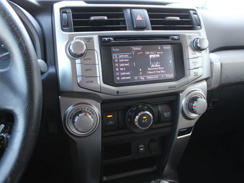 Used 2014 Toyota 4Runner SR5 Premium image 18