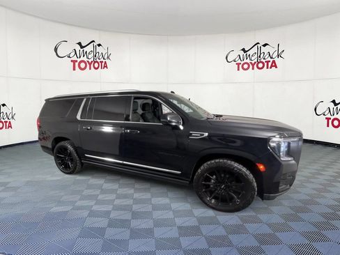 Used 2022 GMC Yukon XL Denali w/ LPO, Denali Black Package AWD/4WD image 2