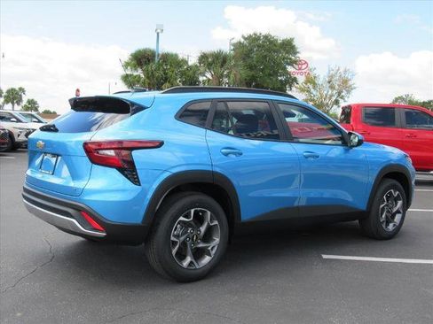 New 2026 Chevrolet Trax LT w/ Sunroof Package image 5