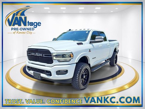 Used 2022 RAM 2500 Laramie AWD/4WD image 1