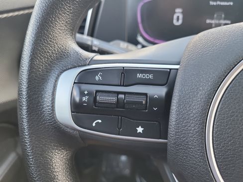 Used 2025 Kia Sportage LX image 28