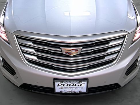 Used 2019 Cadillac XT5 Luxury AWD/4WD image 16
