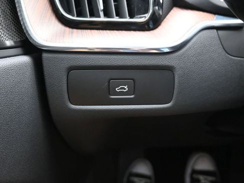 Used 2023 Volvo XC60 B6 Ultimate w/ Climate Package AWD/4WD image 30