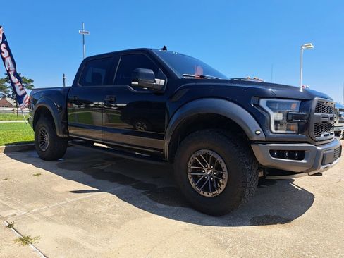Used 2019 Ford F150 Raptor w/ Equipment Group 802A Luxury AWD/4WD image 3