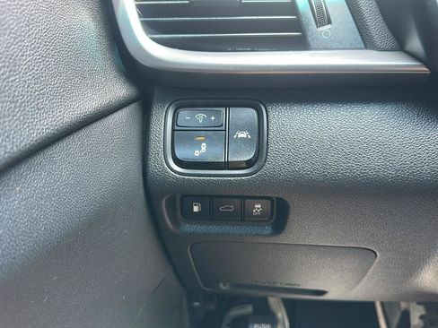 Used 2020 Kia Optima SE FWD image 24