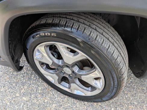 Used 2019 Jeep Compass Limited AWD/4WD image 10