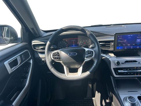 Used 2023 Ford Explorer XLT w/ Class IV Trailer Tow Package image 12