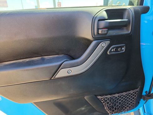 Used 2018 Jeep Wrangler Unlimited Sport S AWD/4WD image 13