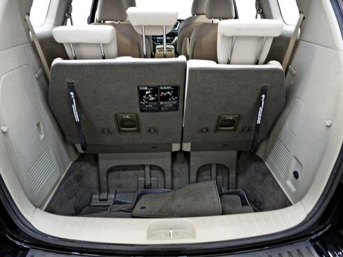 Used 2018 Kia Sedona L FWD image 12