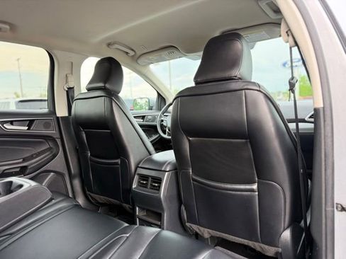Used 2022 Ford Edge Titanium AWD/4WD image 18