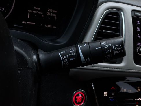 Used 2022 Honda HR-V EX image 37