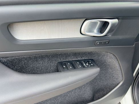 Certified 2023 Volvo XC40 B5 Plus w/ Protection Package Premier image 13