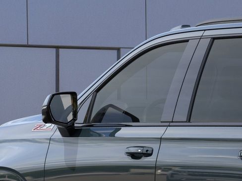 New 2026 Chevrolet Suburban Z71 AWD/4WD image 12