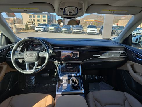 Used 2023 Audi Q8 Premium Plus image 16