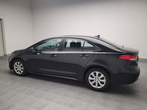Used 2021 Toyota Corolla LE FWD image 3