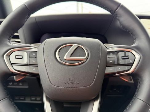 Used 2025 Lexus GX 550 image 12