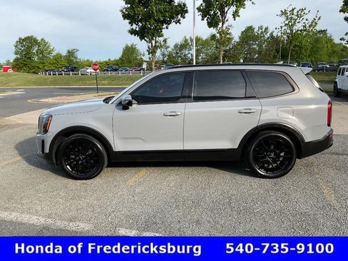 Used 2022 Kia Telluride EX w/ EX Premium Package AWD/4WD image 3