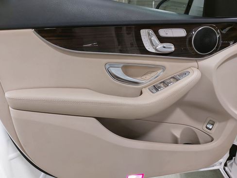 Used 2019 Mercedes-Benz C 300 Sedan image 28