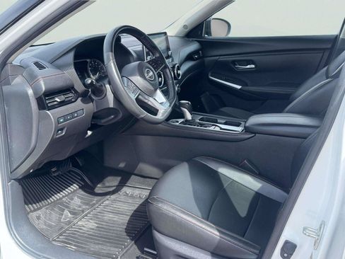 Used 2024 Nissan Sentra SR w/ SR Premium Package FWD image 21