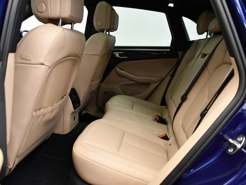 Certified 2026 Porsche Macan Turbo AWD/4WD image 42