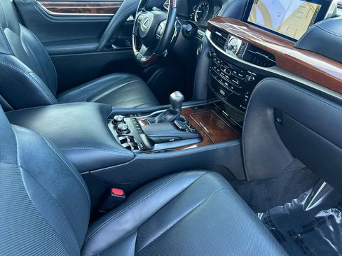 Used 2017 Lexus LX 570 4WD image 18