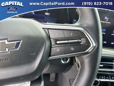 Used 2025 Chevrolet Traverse LT w/ Midnight/Sport Edition FWD image 23