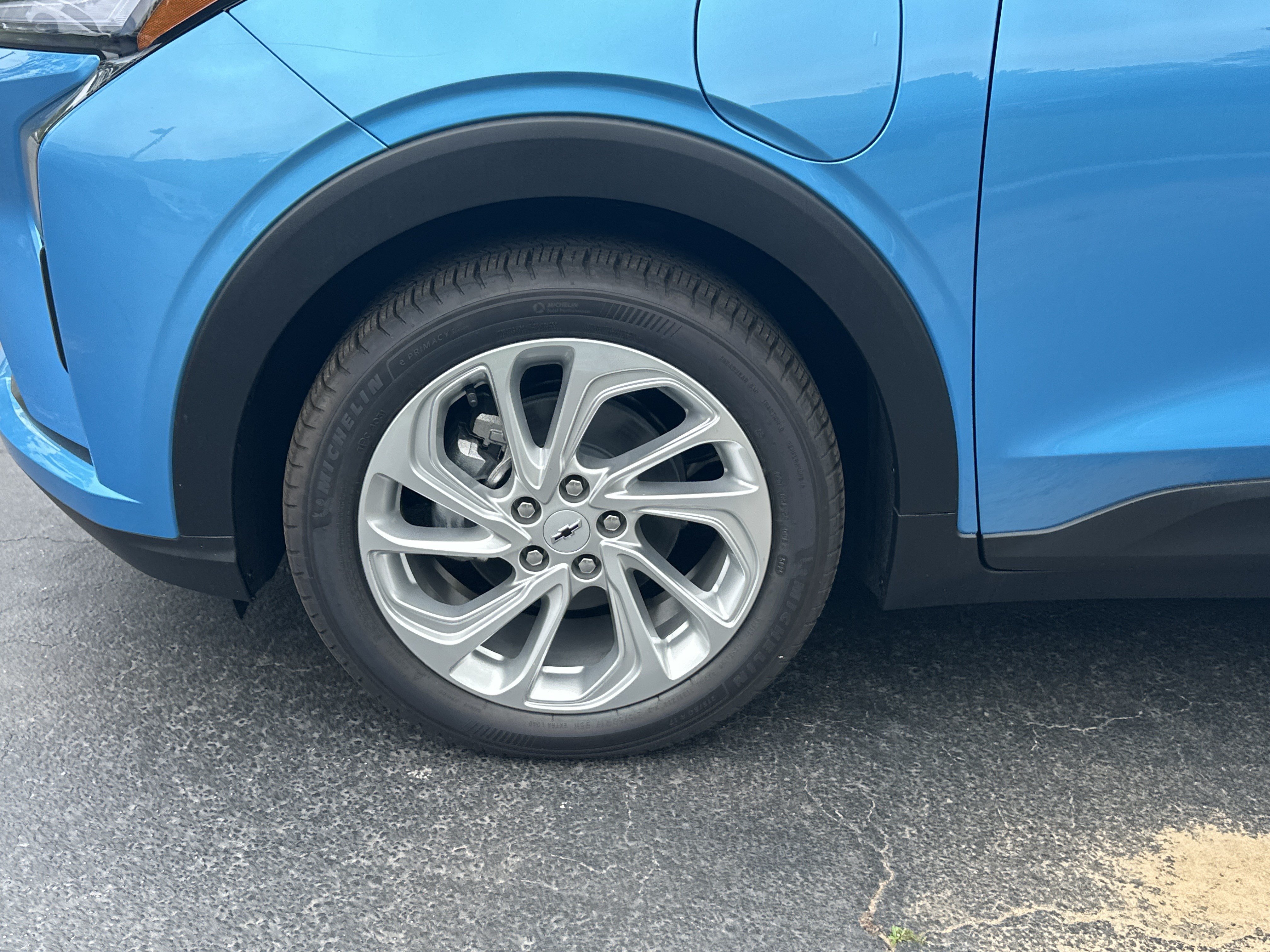 New 2027 Chevrolet Bolt LT FWD image 11