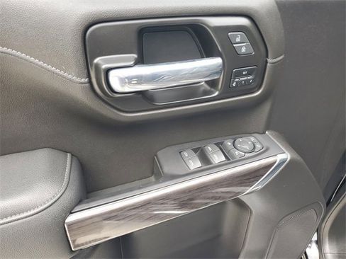 Certified 2022 Chevrolet Silverado 1500 LTZ image 19