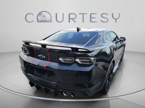 Used 2023 Chevrolet Camaro LT RWD image 3