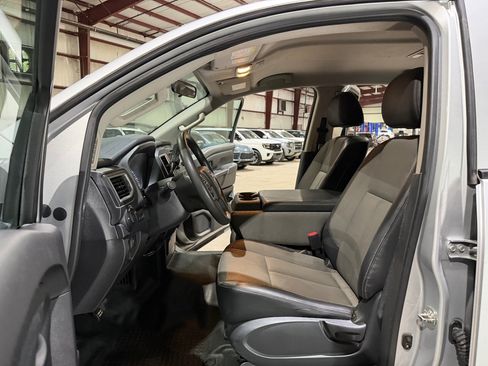 Used 2018 Nissan Titan S RWD image 13
