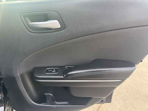 Used 2017 Dodge Charger SE image 24