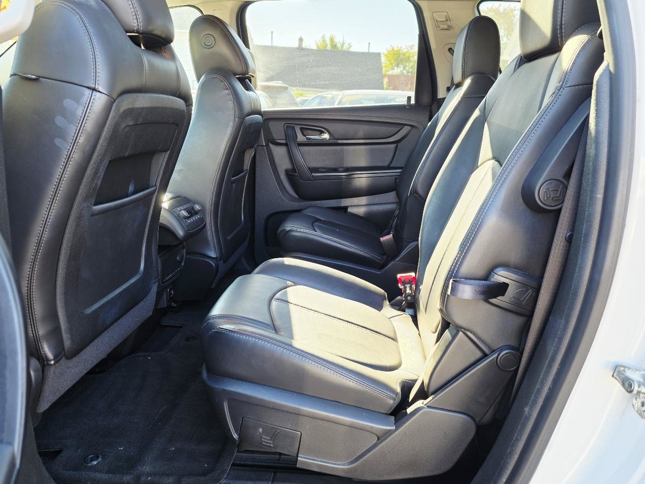 Used 2017 Chevrolet Traverse LT FWD image 15