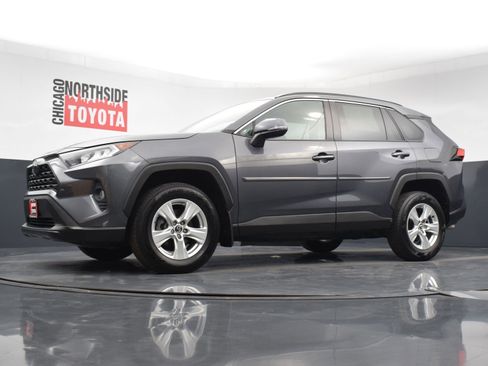 Used 2020 Toyota RAV4 XLE image 24