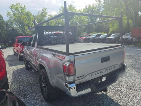 Used 2019 Toyota Tacoma TRD Sport AWD/4WD image 2