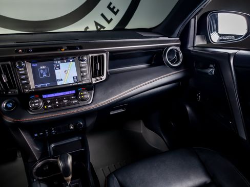 Used 2016 Toyota RAV4 SE w/ Advanced Technology Package FWD image 8