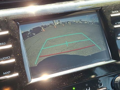 Used 2019 Toyota Camry LE FWD image 18